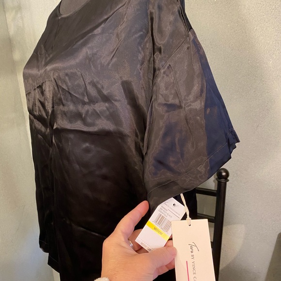 Vince Camuto S/S drop shoulder round neck  top - Picture 3 of 4